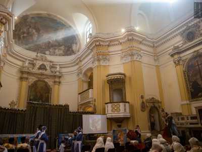 A Bari lo fanno sia ritrovandosi ogni domenica mattina nella chiesa di San Gaetano, a Bari Vecchia...